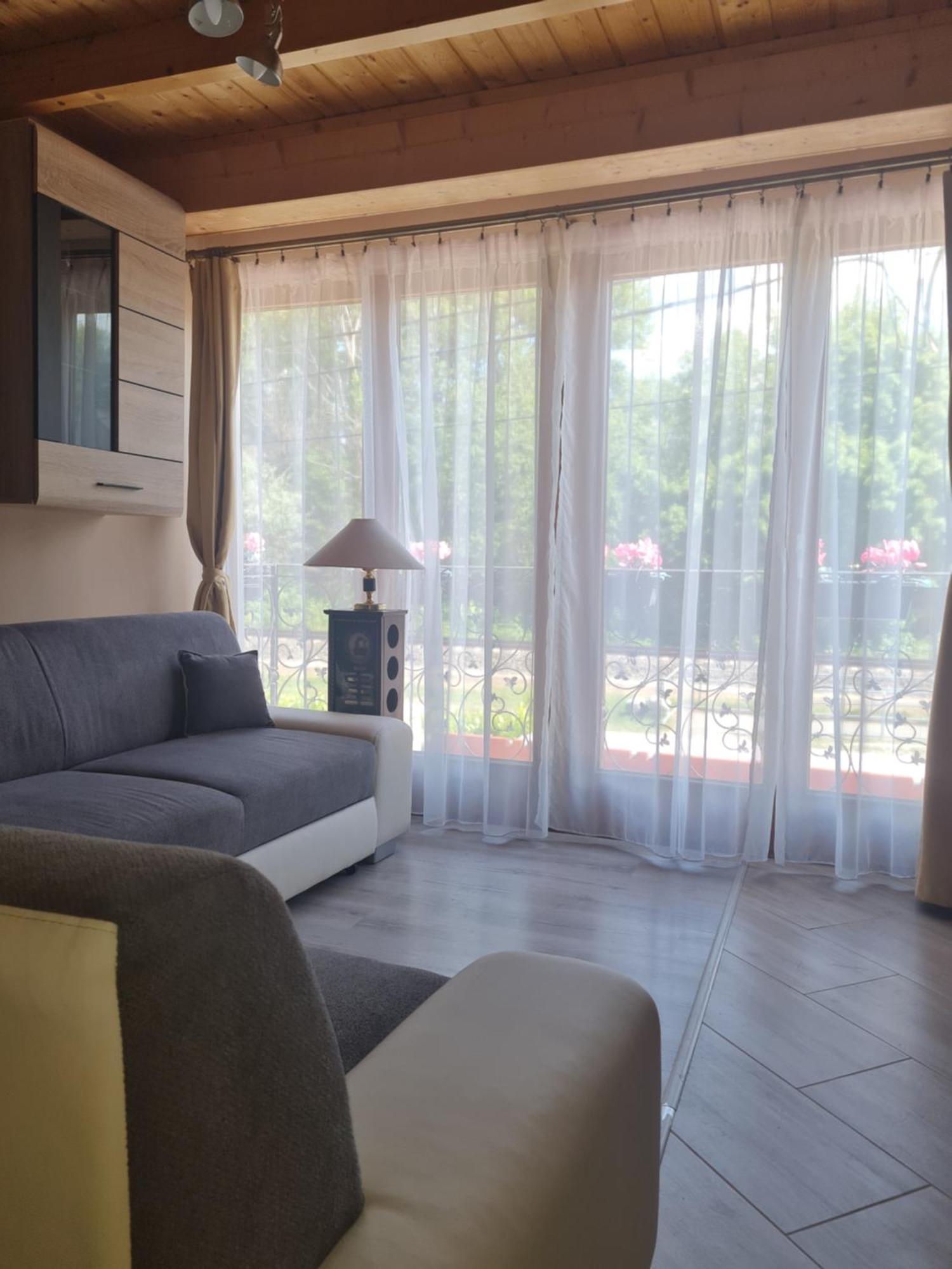 Flamingo Apartman Balatonszarszo Esterno foto